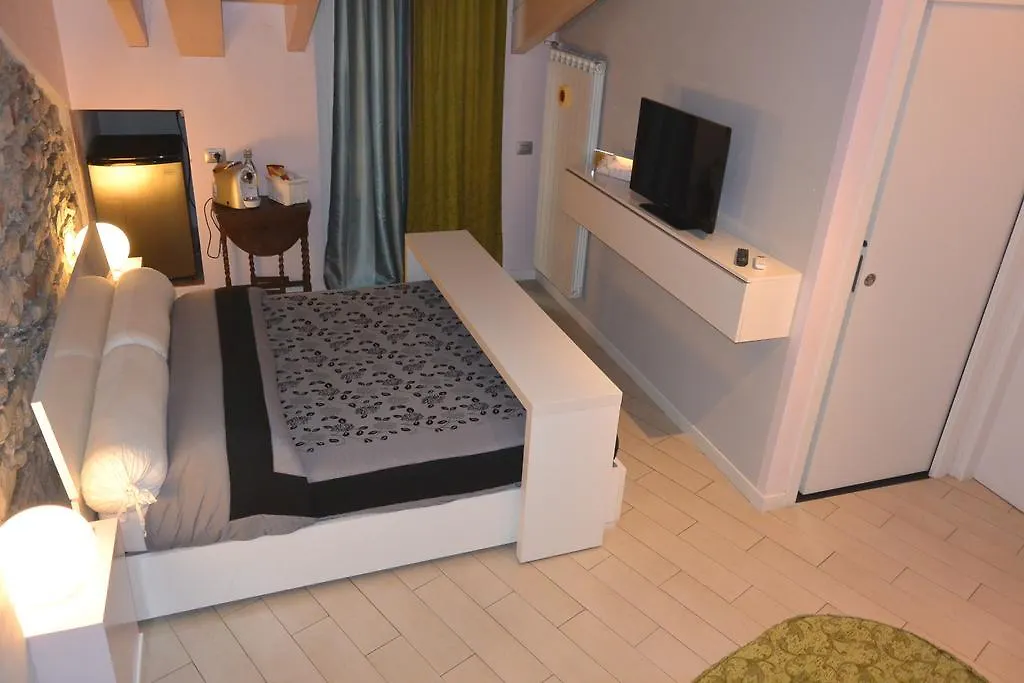 B&B Storico Como 2*,  Italy