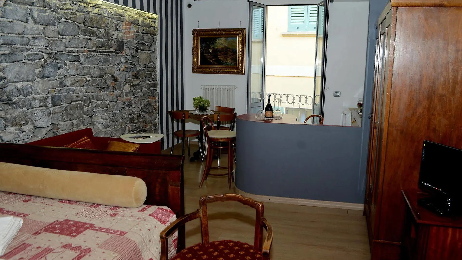 B&B Storico Como 2*,  Italy